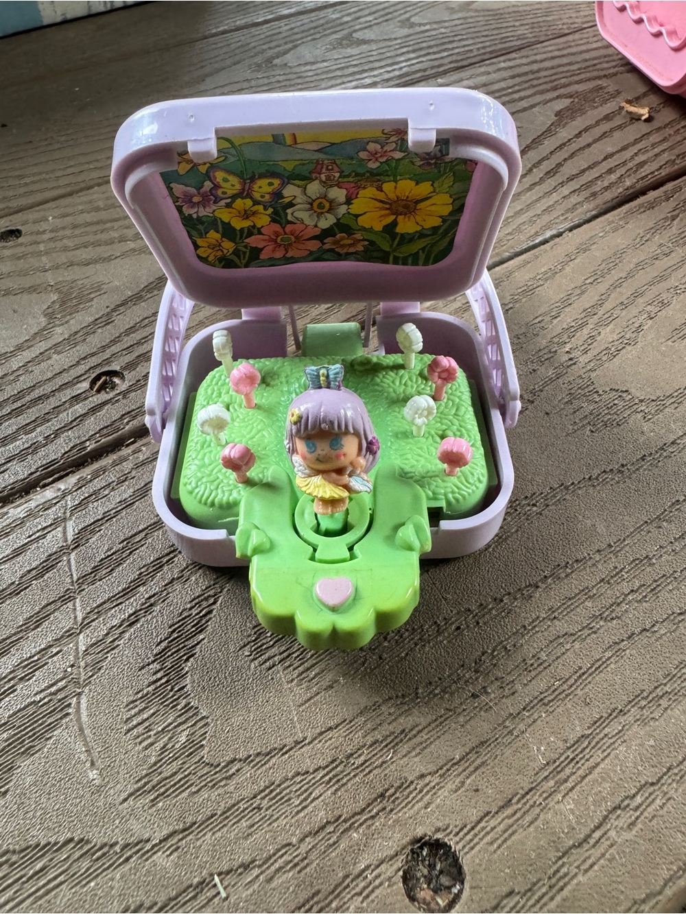 Plastic toy playset 'Charmkins Pocket Pops Magic Garden' by Hasbro